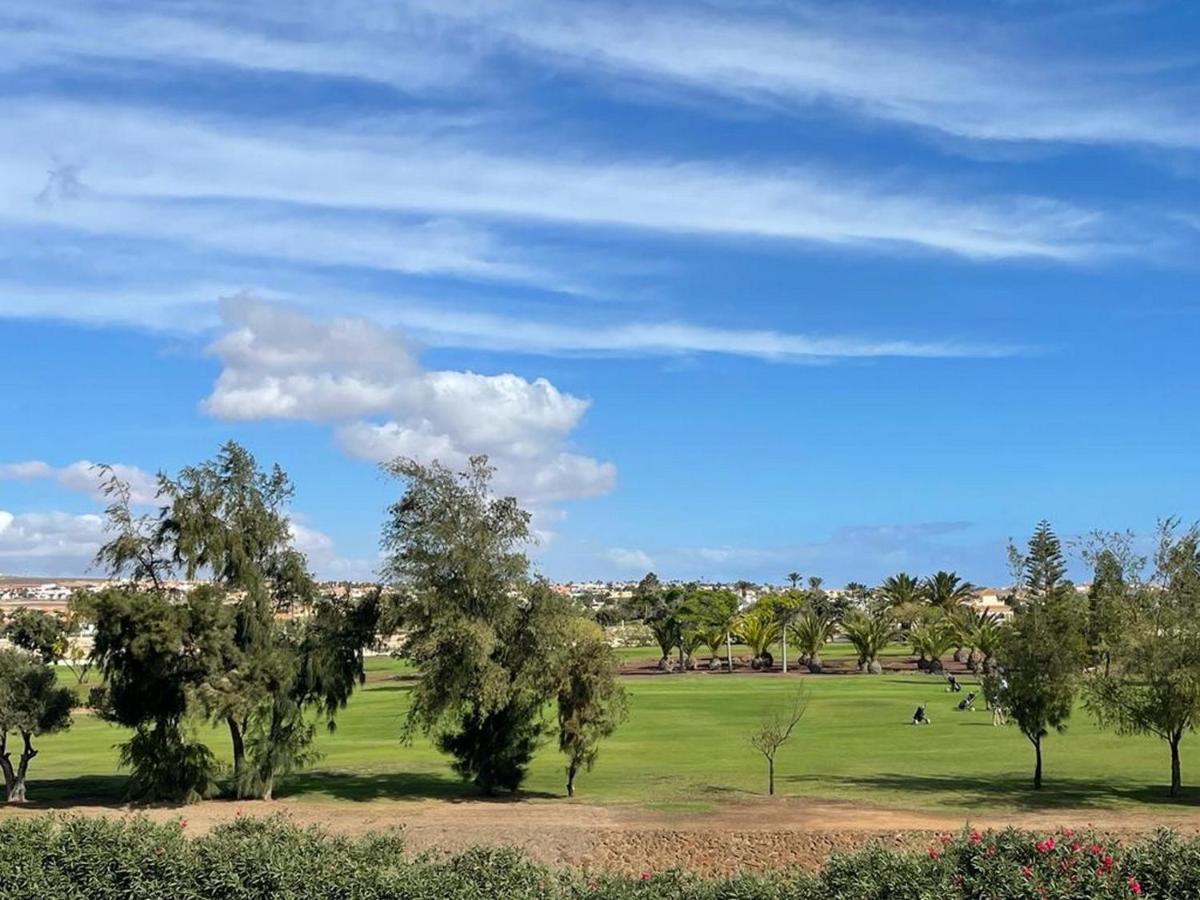Green View Luxury Appartment In New Complex Pueblo Majorero Next To Golf Course 5 Min Walk From The Beach And Atlantico Shopping Centre In Caleta De Fuste Next To Cassino And Elba Sara Hotel 2 Bedrooms 2 Bathrooms Huge Terace! Екстериор снимка